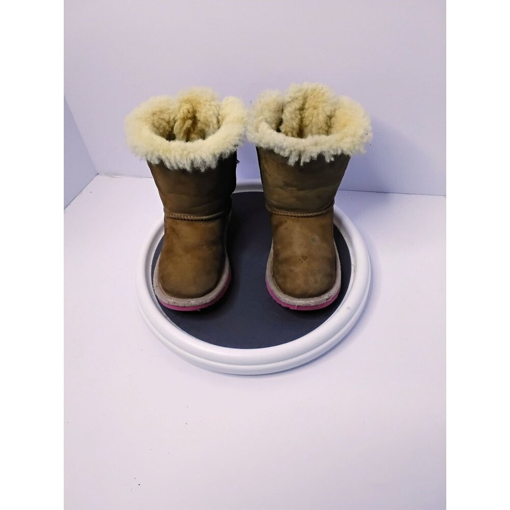 UGG Girls Sheepskin Boots W/ Pink Ribbons Size 12